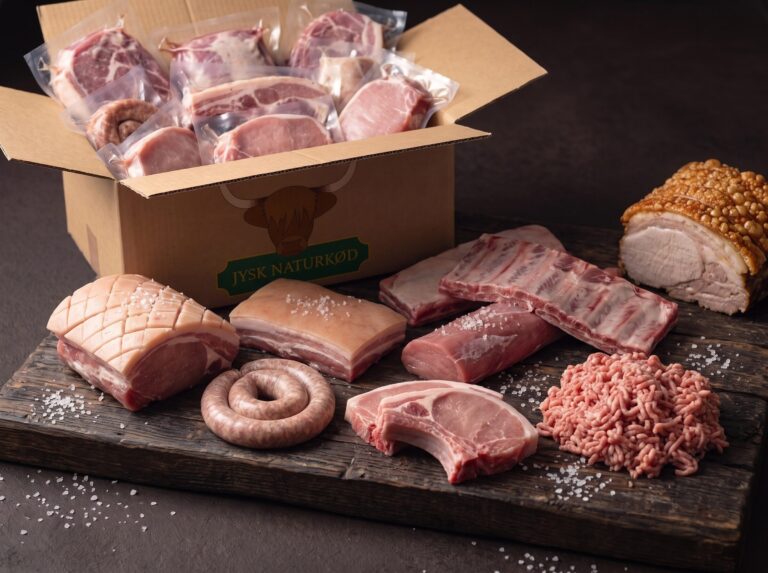 Den store grisekødskasse med flæskesteg, ribbensteg, spareribs, medister og koteletter